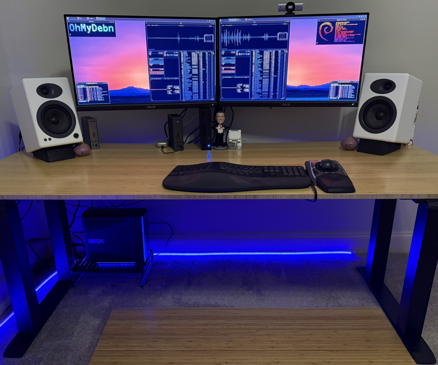 OhMyDebn Battle Station